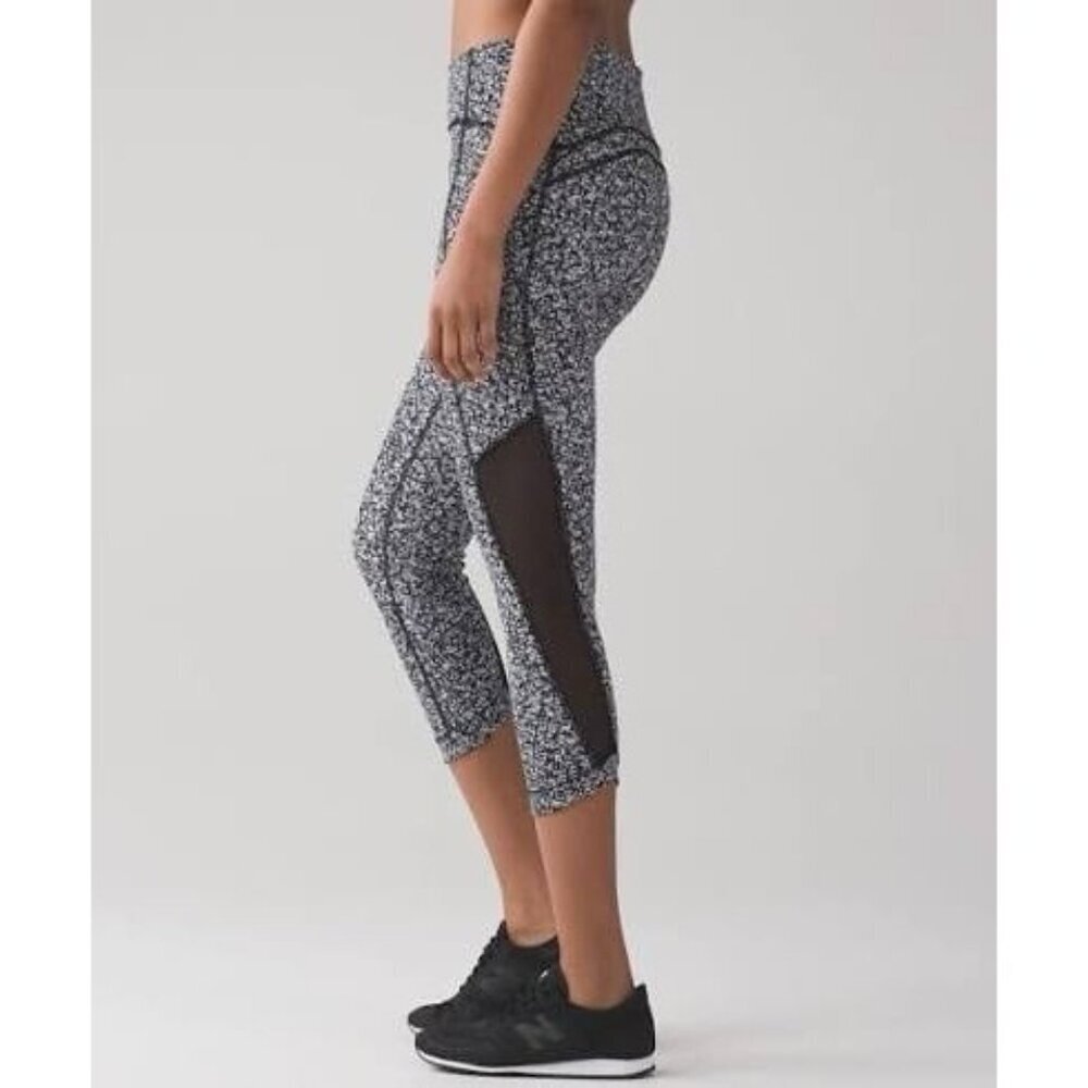 Lululemon Sole Training Cropped Legging Daisy Dust Alpine Pockets W6AFHS Size 2